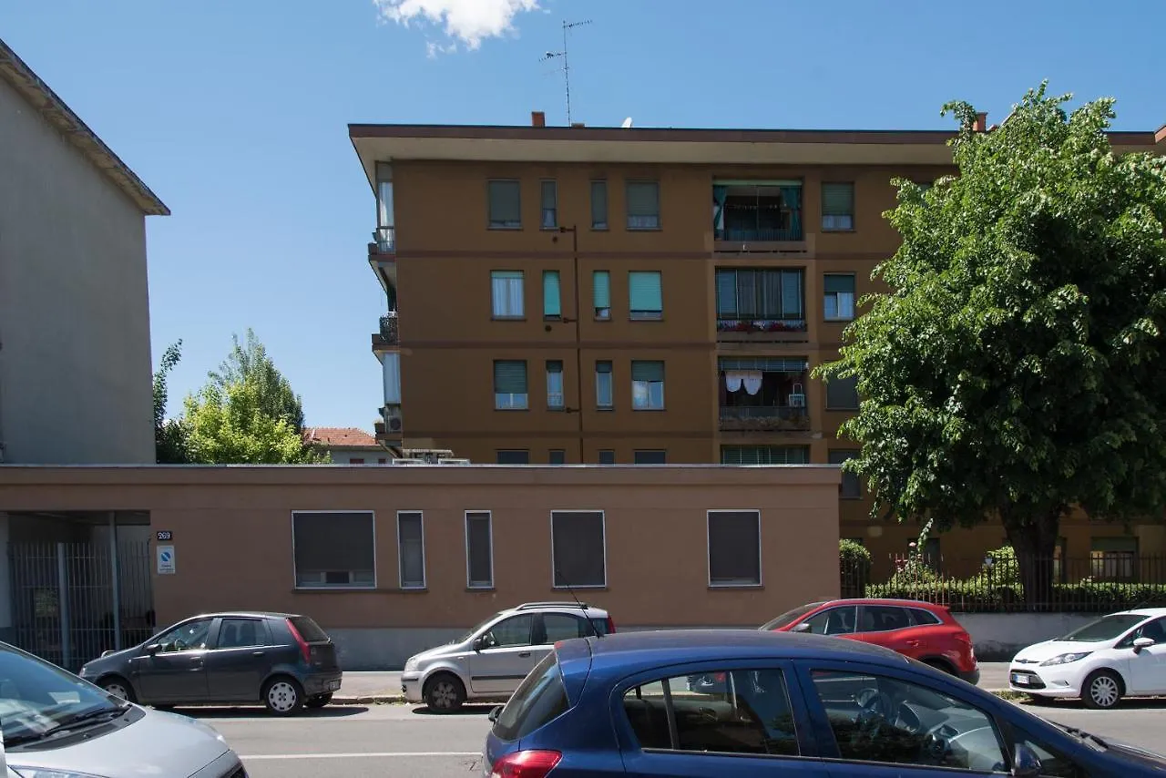 Youhosty - Suzzani 269 Apartment Milan